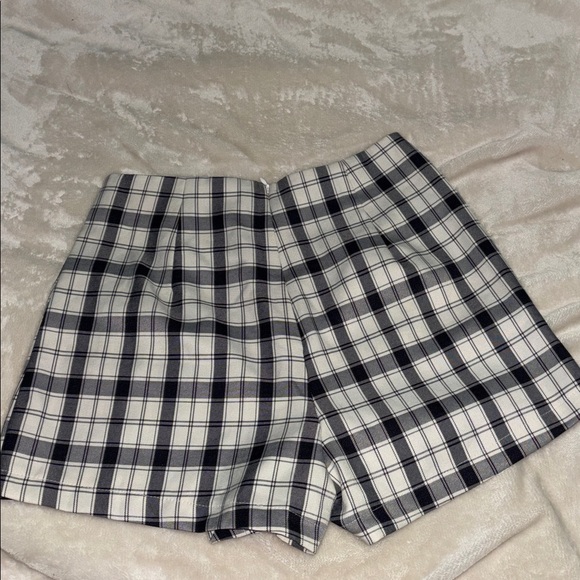 Princess Polly skort - Picture 2 of 3